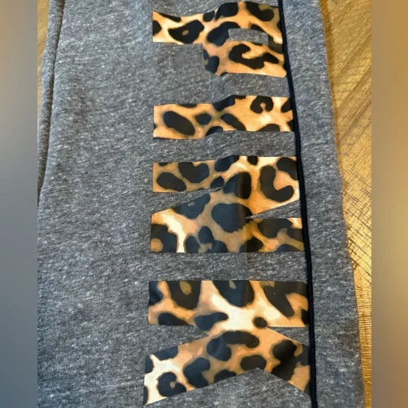 PINK VS Gray Sweatpants With Cheetah Branding and Zipper Pockets - Picture 9 of 9